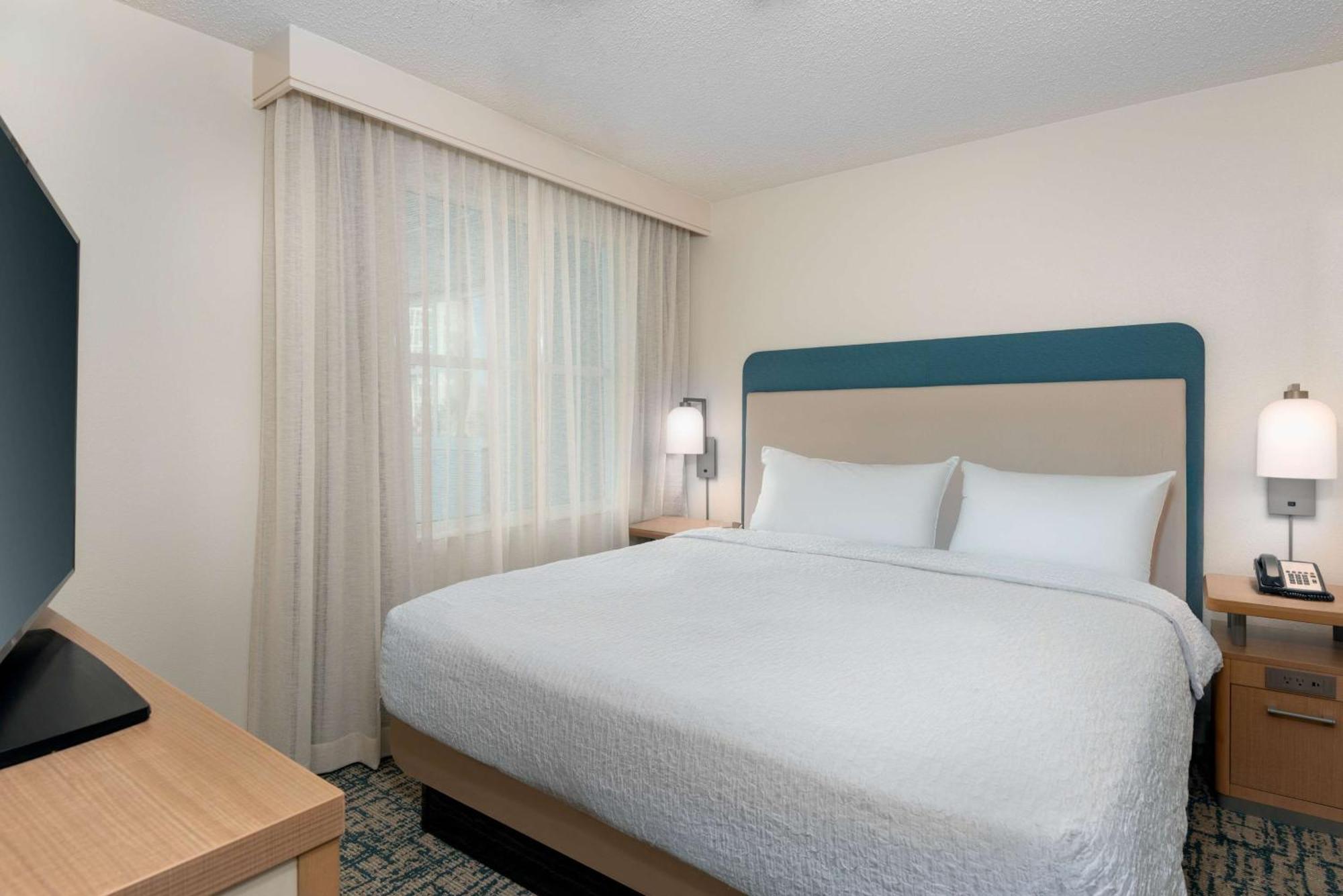 Two Bedroom Suite One King Two Queen Beds Non-Smoking