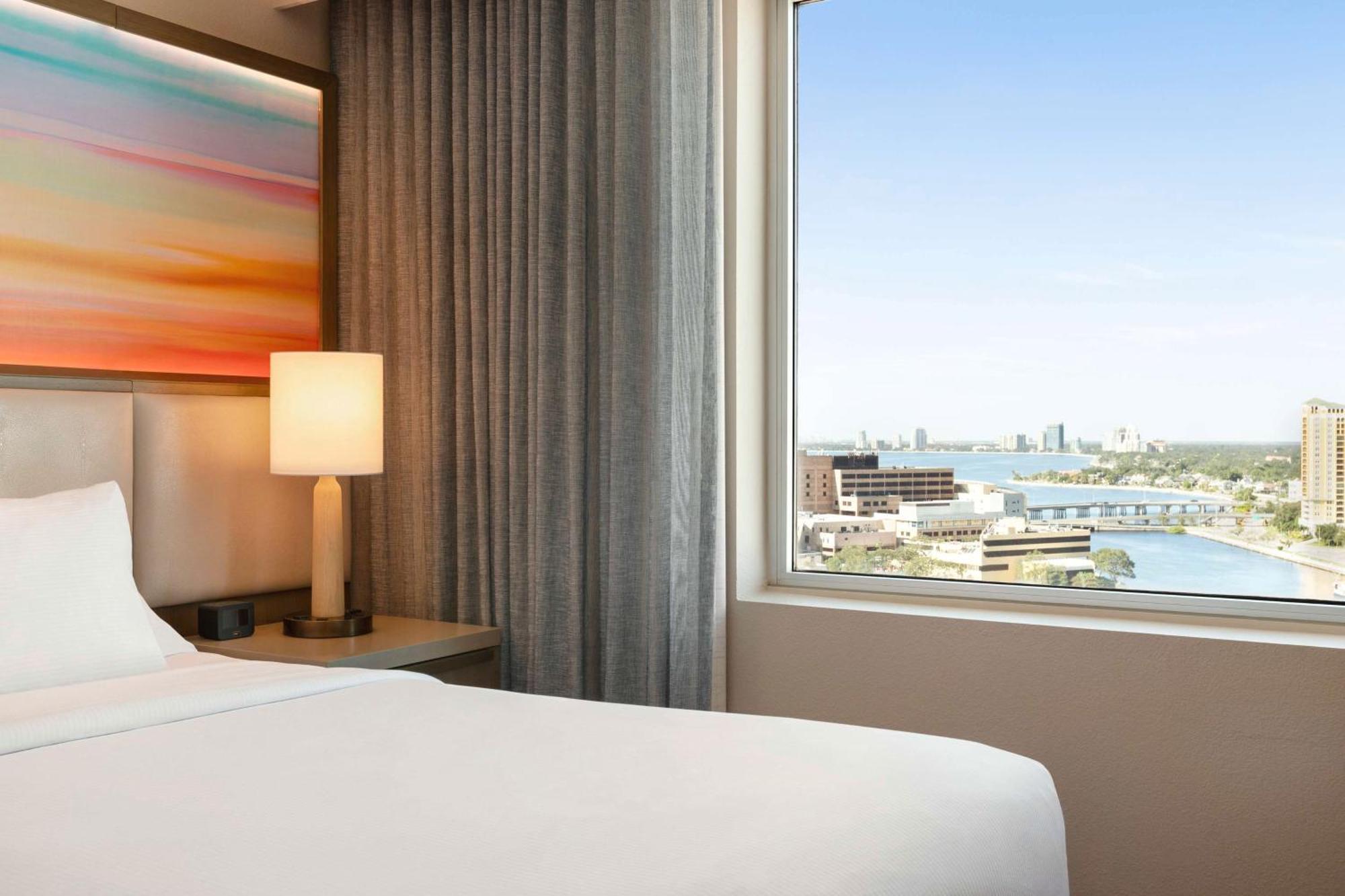 King Suite with Water View - Non-Smoking