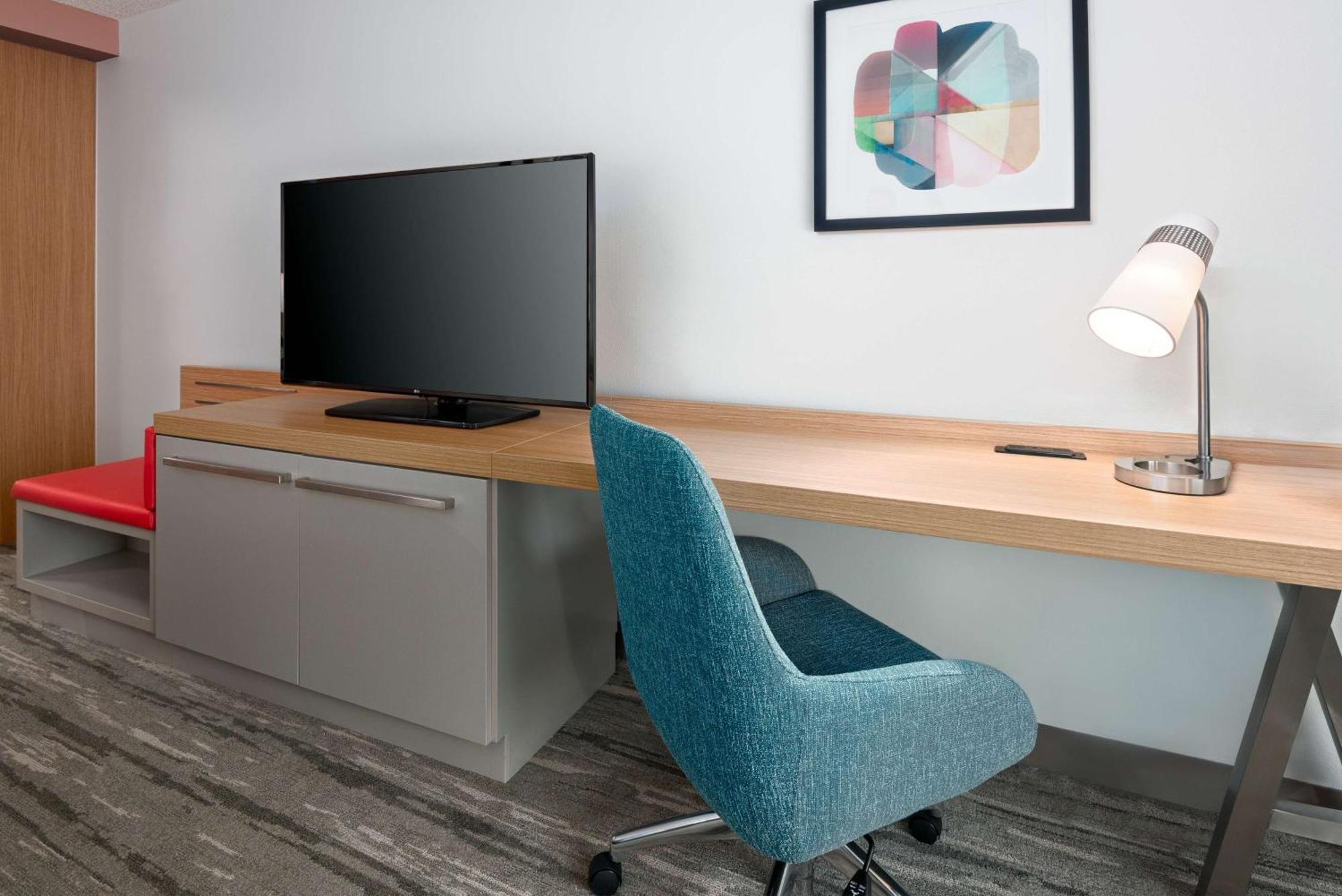 King Room with Tub - Mobility and Hearing Access