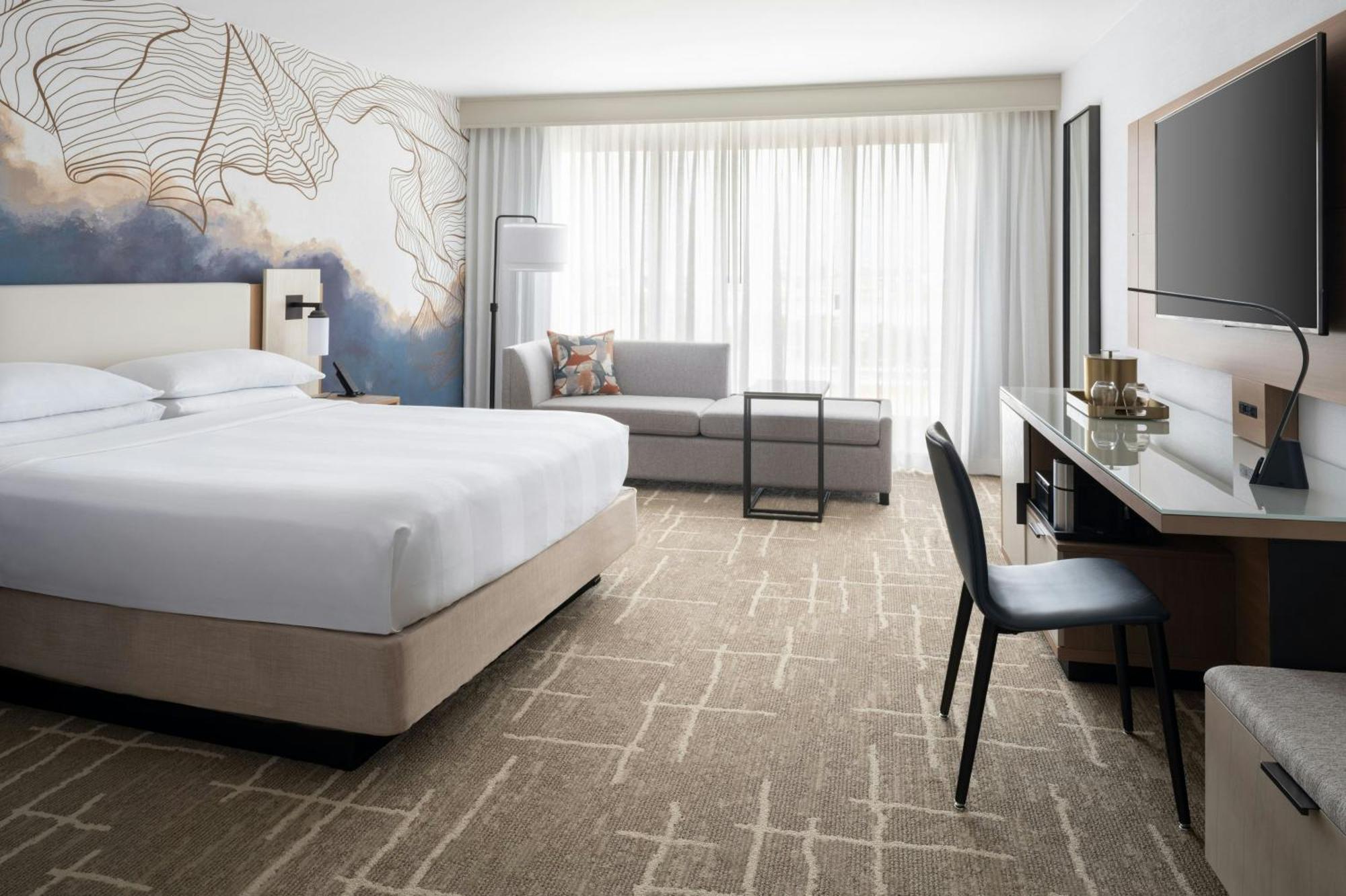 Guest Room Larger - 1 King Bed- Newly Renovated!