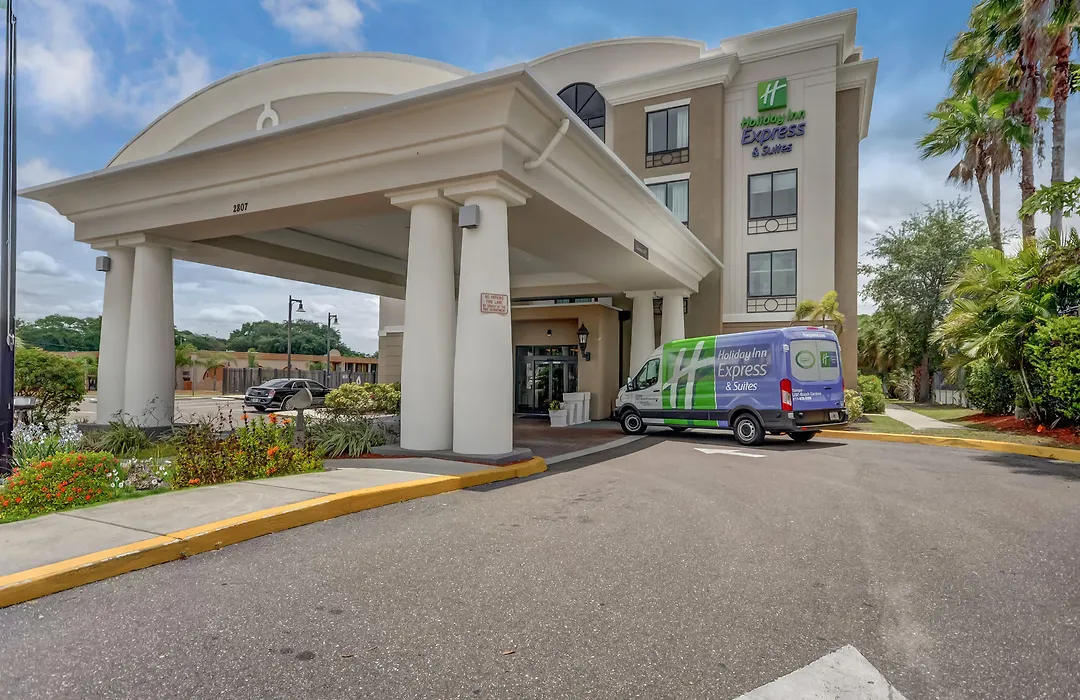 Holiday Inn Express Hotel & Suites Tampa-Usf-Busch Gardens By Ihg-1